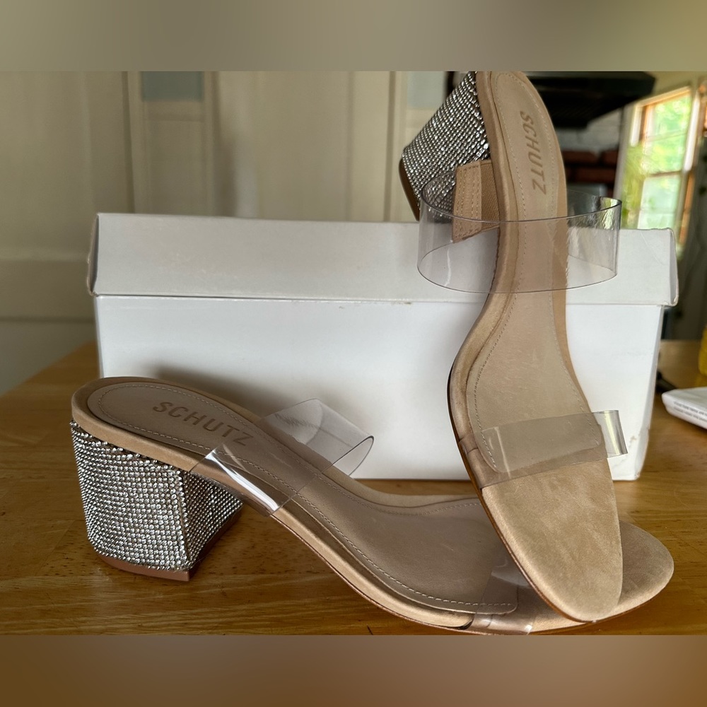 Brand new 8.5 shoe schutz